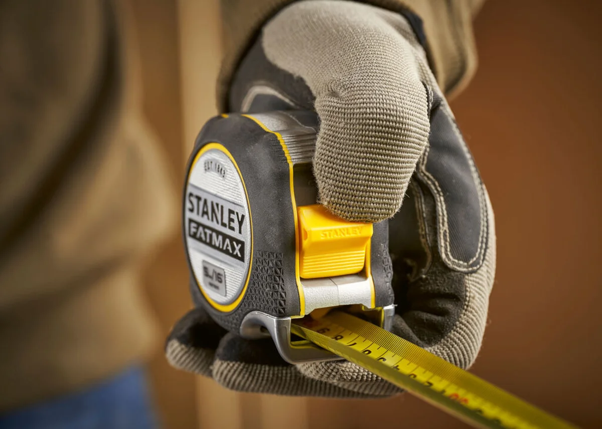 Profile photo (side view, with scale)